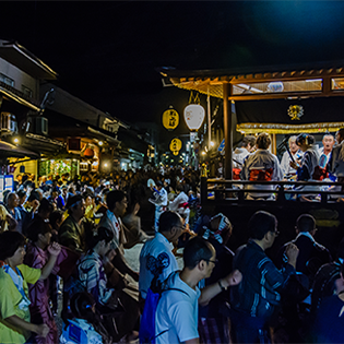 the Gujo Odori Festival in Gifu Prefecture